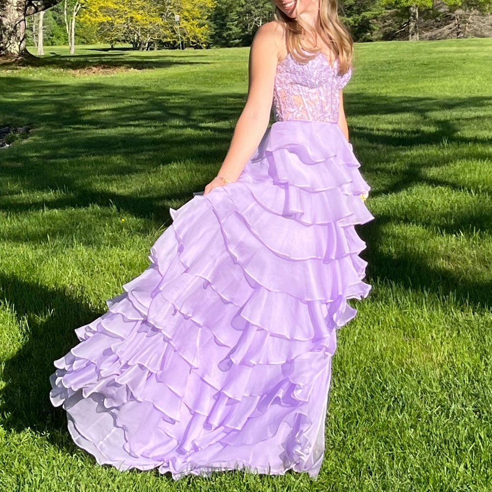 Sherri Hill Size 2 prom dress, lilac